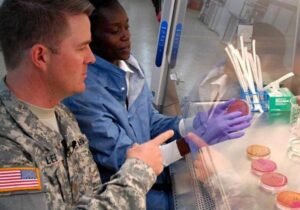 افزایش اجرای برنامه‌های پزشکی و زیستی آمریکا  در آفریقا