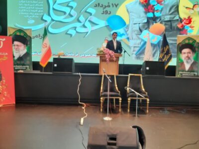 رسانه‌ها باید در کنار اقتصاد و سیاست، پرچمدار فرهنگ باشند